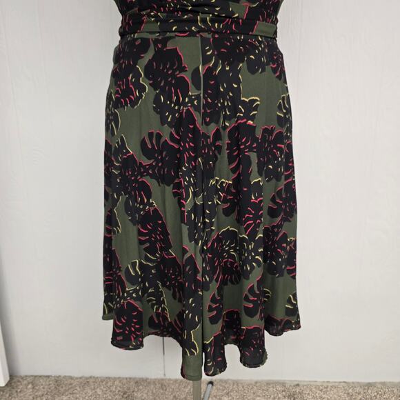 Women's Tahari Olive Black Abstract Floral A-Line Self Tie Dress | Size 16 - Picture 9 of 12
